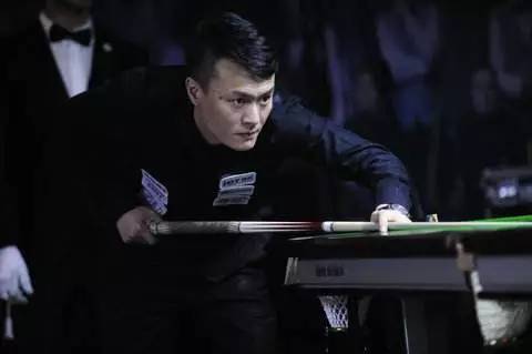 勒沃库森客场1-0战胜本菲卡，希克制胜