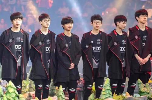 一致称赞 一致称赞